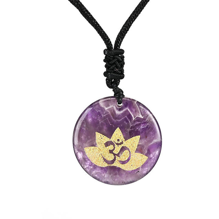 Collier pendentif de guérison en Buddha Stones, symbole OM Lotus, divers cristaux, améthyste, œil de tigre
