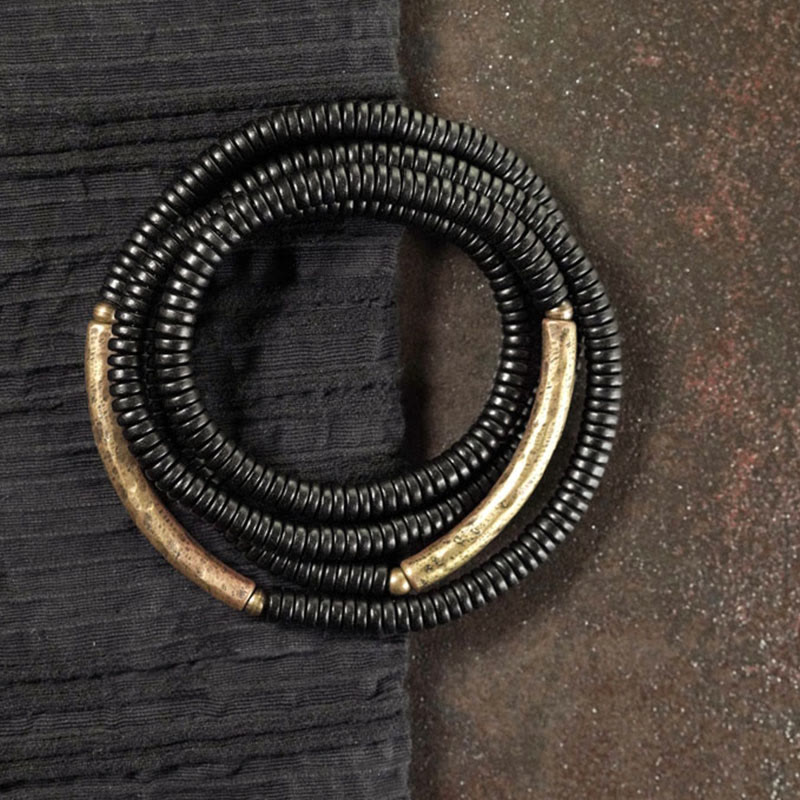 Bracelet multicouche en cuivre avec perles en bois d'ébène tibétain et Buddha Stones