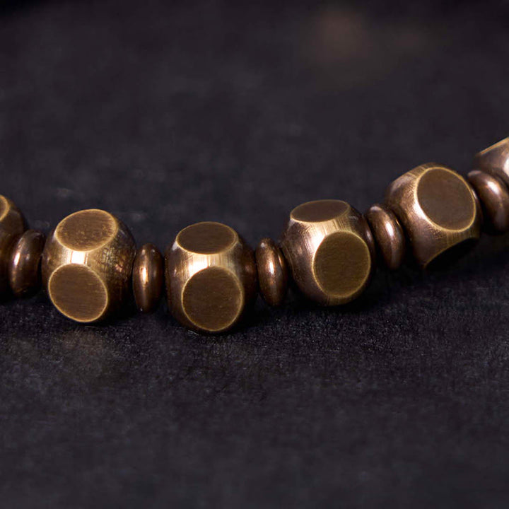 Bracelet amulette tibétain en cuivre et laiton sculpté avec Buddha Stones Om Mani Padme Hum