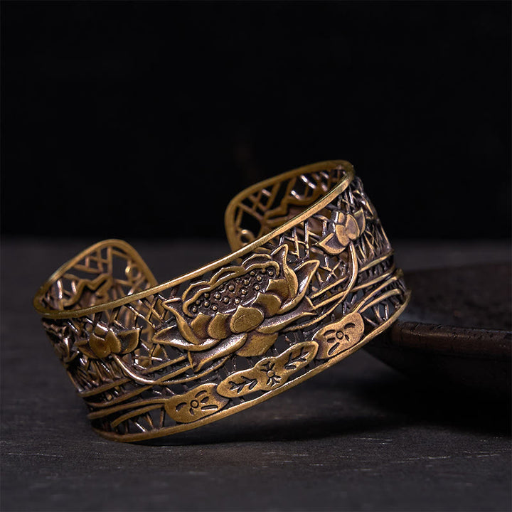 Bracelet de guérison et d'illumination en cuivre plaqué argent avec Buddha Stones et lotus creux