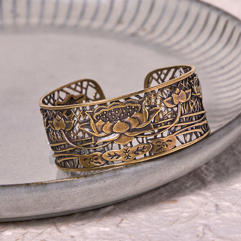 Bracelet de guérison et d'illumination en cuivre plaqué argent avec Buddha Stones et lotus creux