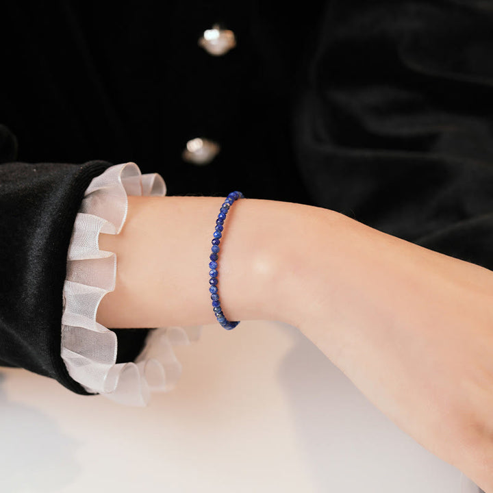 Bracelet d'équilibre ultra fin en petites perles de lazurite de Buddha Stones