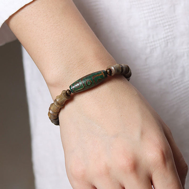 Bracelet de paix en bois de santal vert avec Buddha Stones
