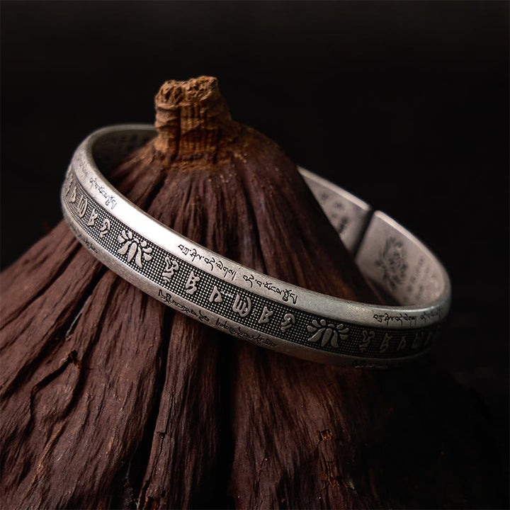 Bracelet manchette de méditation Buddha Stones Om Mani Padme Hum Sutra du cœur Mantra Lotus Paix