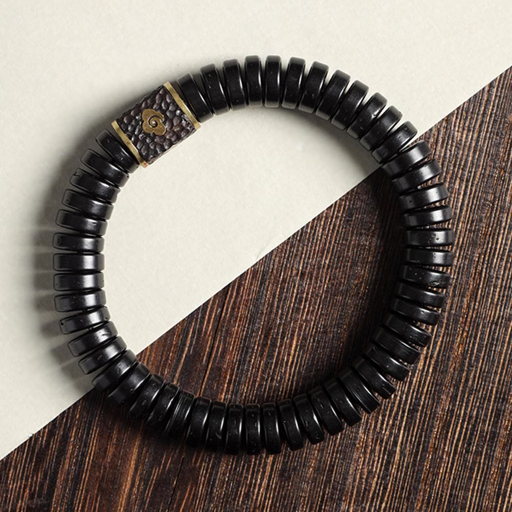 Bracelet tibétain en Buddha Stones et coquille de noix de coco avec nuages de bon augure