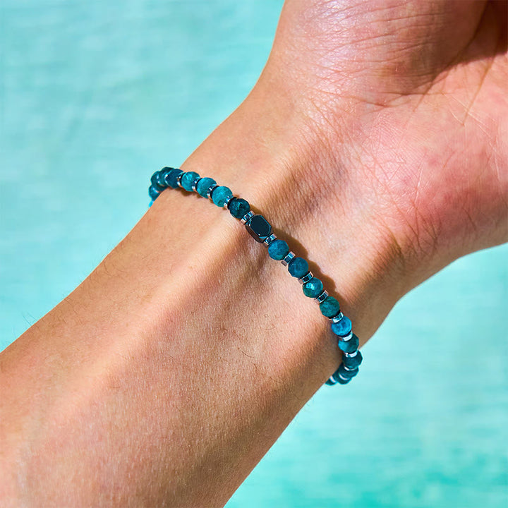 Bracelet de communication en apatite et hématite avec Buddha Stones