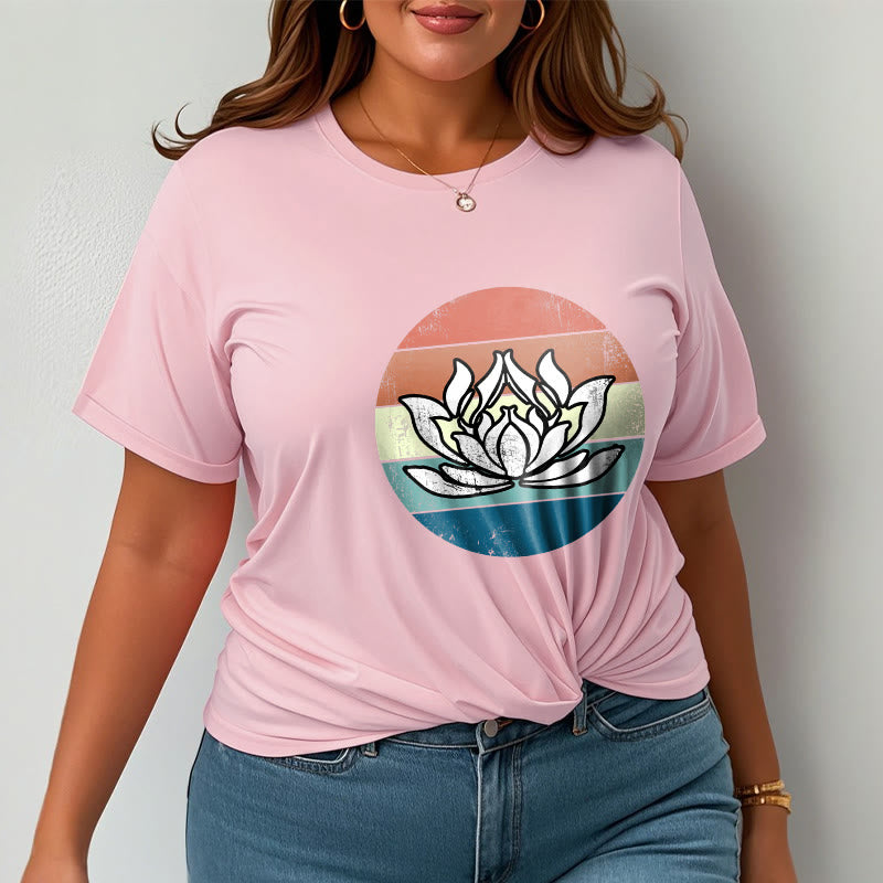 T-shirt en coton à rayures colorées avec Buddha Stones et lotus en fleurs - image 14