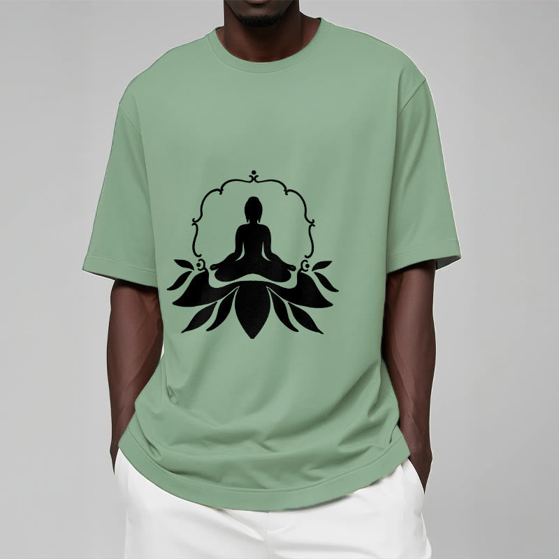 T-shirt Bouddha assis sur l'herbe Buddha Stones en méditation - image 16