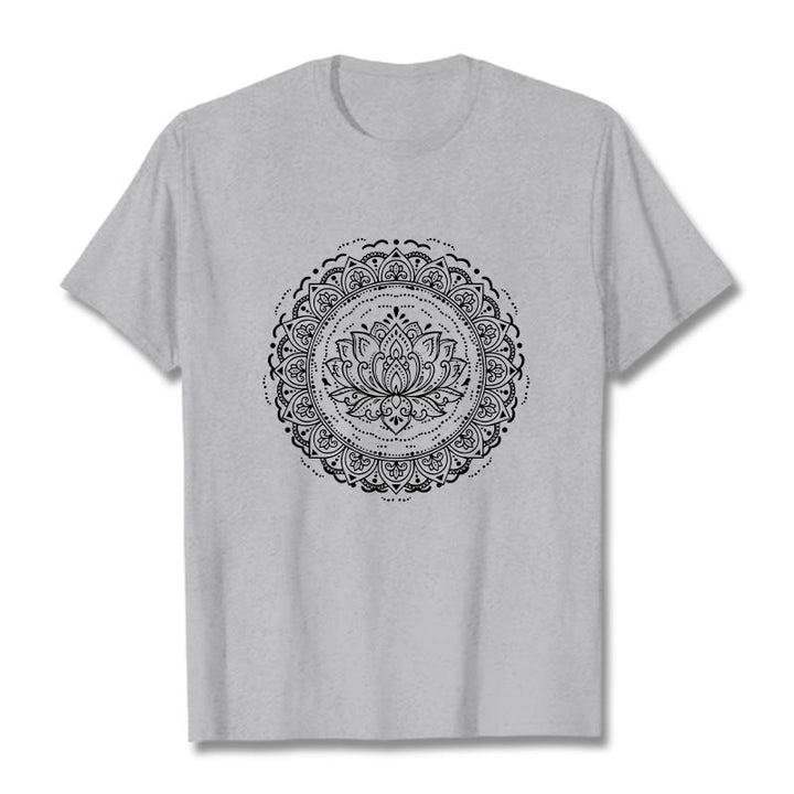 T-shirt à motif de fleurs de lotus et de mandala avec Buddha Stones - Gris clair - 2XL - image 20
