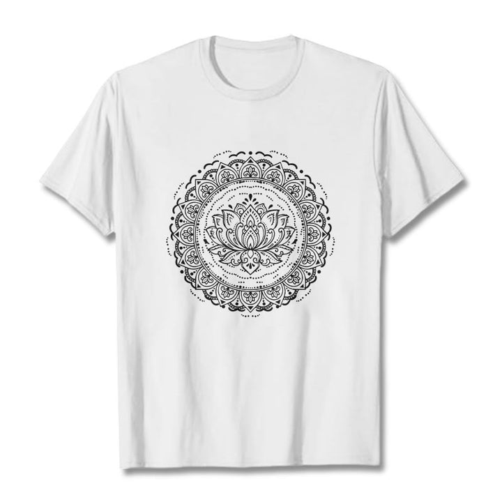 T-shirt à motif de fleurs de lotus et de mandala avec Buddha Stones - Blanc - 2XL - image 1