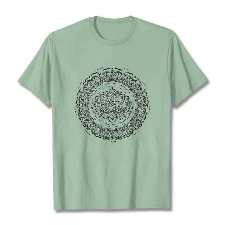 T-shirt à motif de fleurs de lotus et de mandala avec Buddha Stones - Vert pâle - 2XL - image 15
