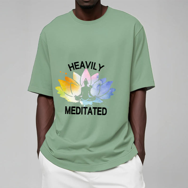 T-shirt en coton avec motif de méditation et de fleurs de lotus colorées représentant des Buddha Stones - image 16