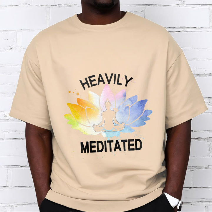 T-shirt en coton avec motif de méditation et de fleurs de lotus colorées représentant des Buddha Stones - image 10