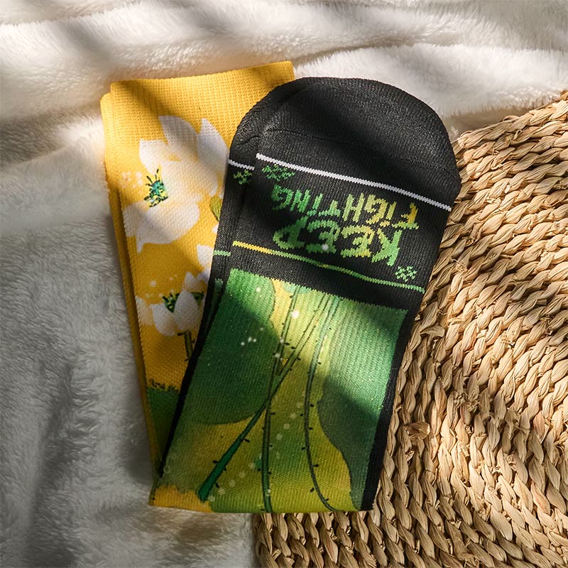 Chaussettes Buddha Stones décontractées beiges à imprimé fleurs de lotus et feuilles pour homme et femme - image 4