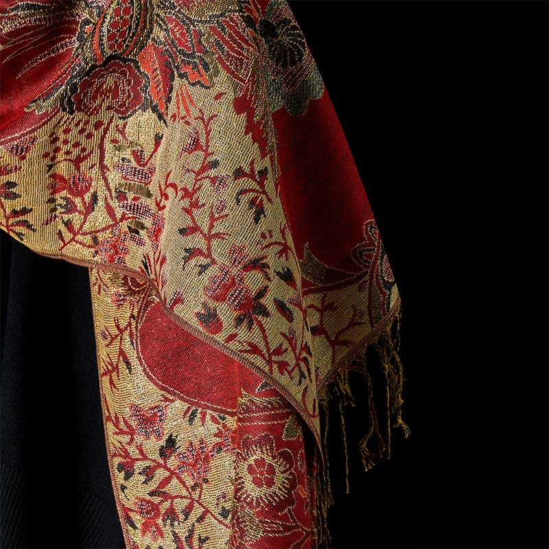 Écharpe douce à pompon avec motifs de fleurs rouges, feuilles et vignes, Buddha Stones , printemps - image 10