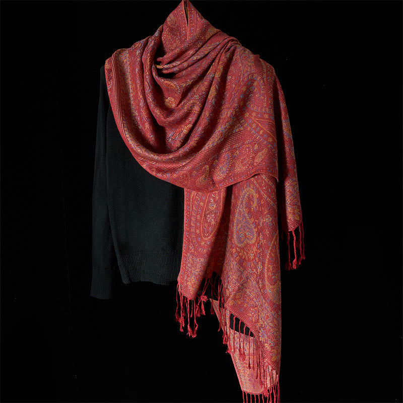 Écharpe confortable à pompons avec motif géométrique à rayures et fleurs de cajou rouges et roses de printemps - image 2