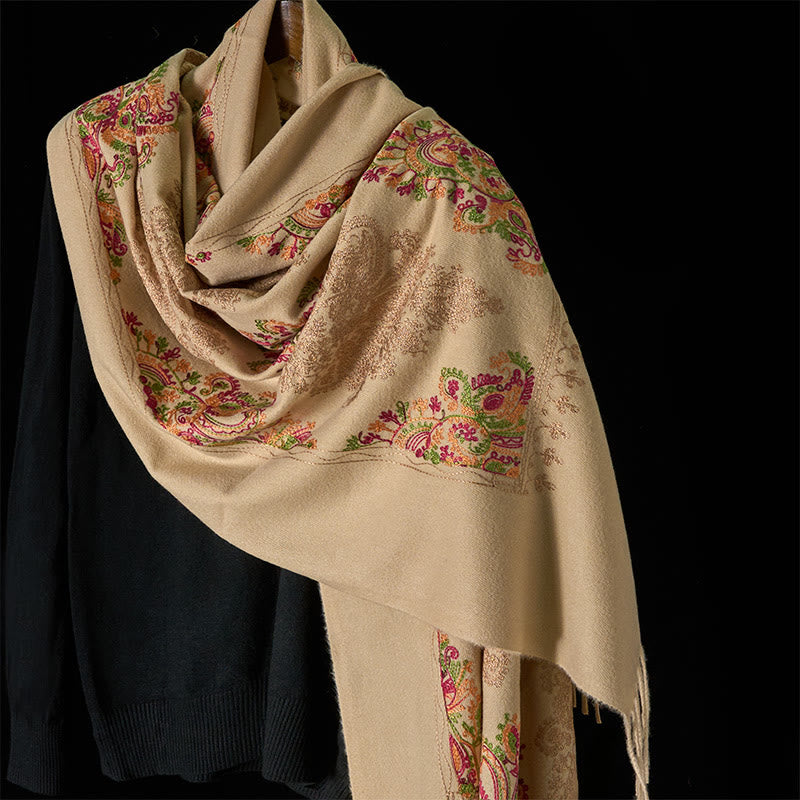 Buddha Stones châle douillette à pompons avec motif de vignes colorées et fleurs d'hiver - Beige - 185*70cm - image 6