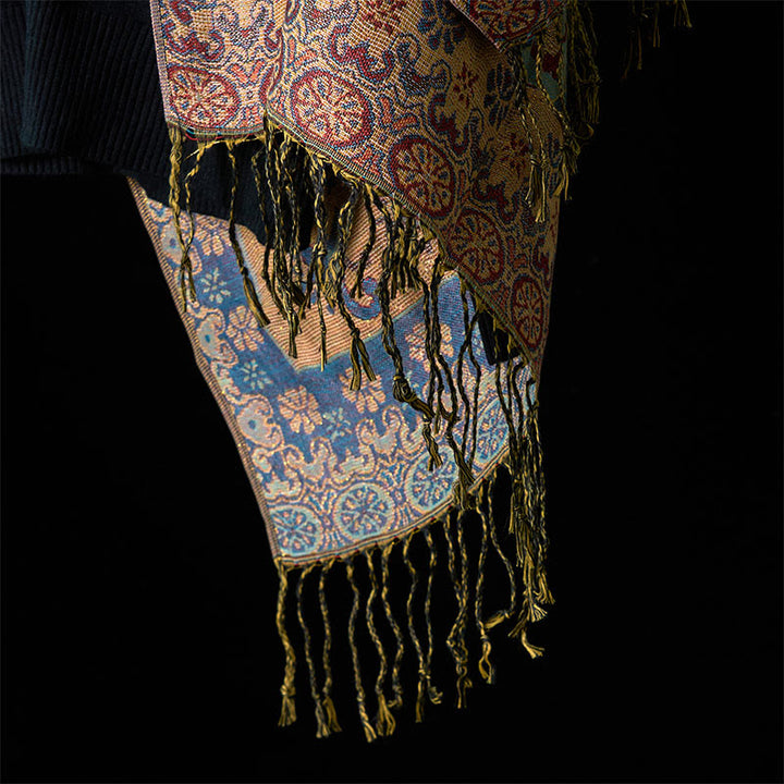 Écharpe confortable à pompons et motif géométrique floral de printemps en Buddha Stones - image 11