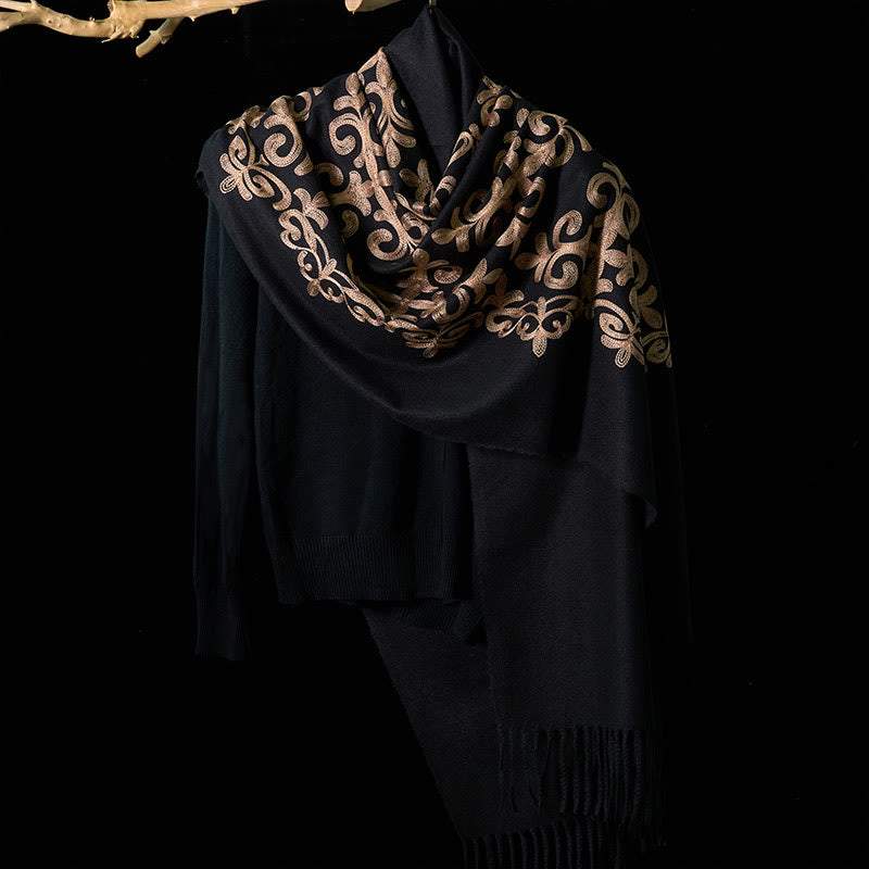 Écharpe châle douillette à pompons en forme de losange noir et doré avec Buddha Stones - image 1