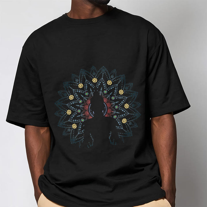 T-shirt à motif Bouddha serein assis Buddha Stones et mandala - image 7