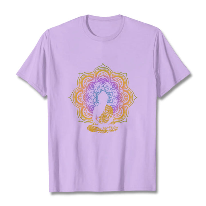 T-shirt à motif Bouddha assis multicolore avec Buddha Stones et fleurs mandala - Prune - 2XL - image 16