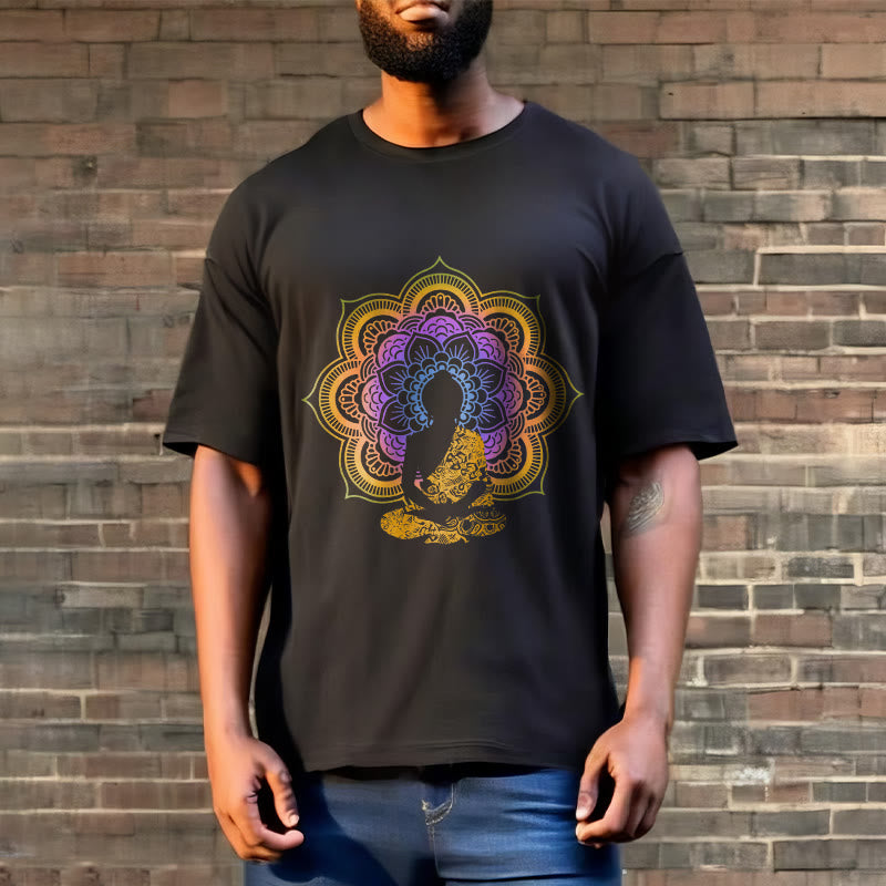 T-shirt à motif Bouddha assis multicolore avec Buddha Stones et fleurs mandala - image 2