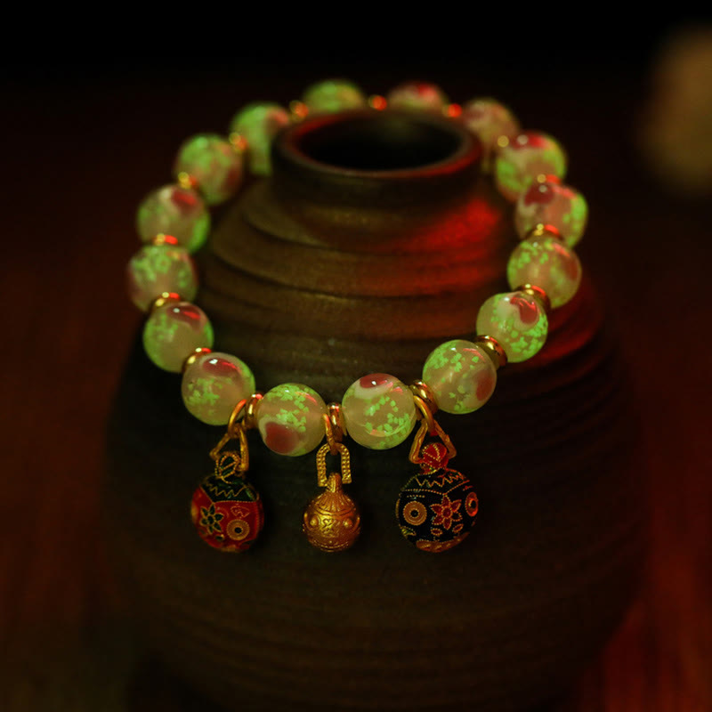 Bracelet de bénédictions en perles de verre Liuli fluorescentes en forme de cœur d'amour rose lumineux avec breloque en forme de famille de bêtes avaleuses en or et Buddha Stones