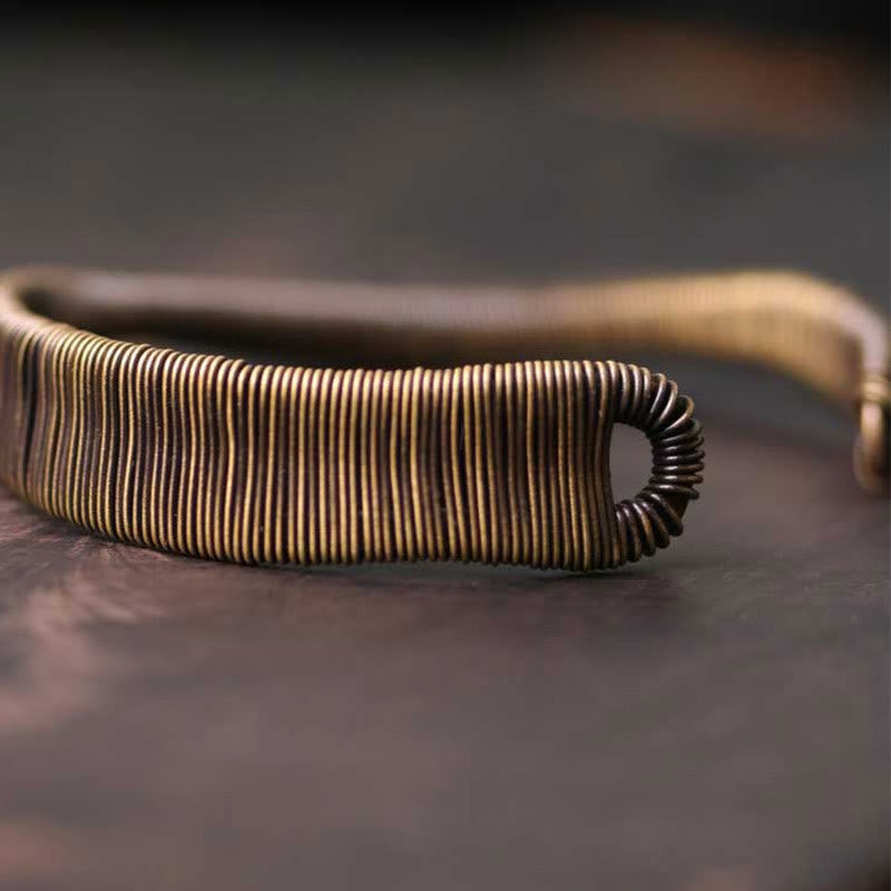 Bracelet manchette réglable en cuivre enroulé avec Buddha Stones au design simple pour la chance et la richesse