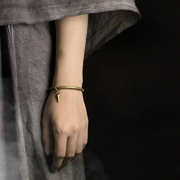 Bracelet manchette d'équilibre en cuivre et pierre de lave