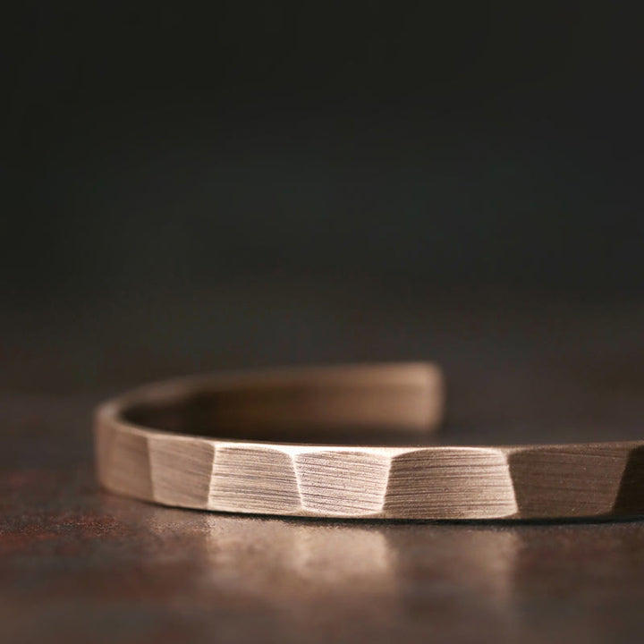 Bracelet manchette ajustable en cuivre au design rustique vintage