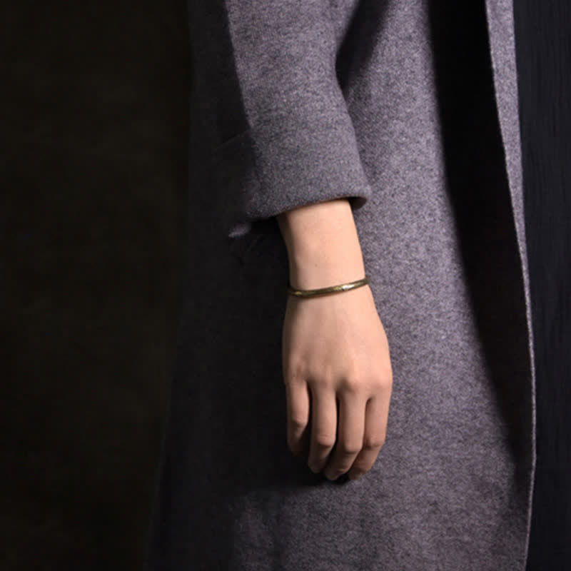 Bracelet manchette ajustable en cuivre au design rustique avec Buddha Stones