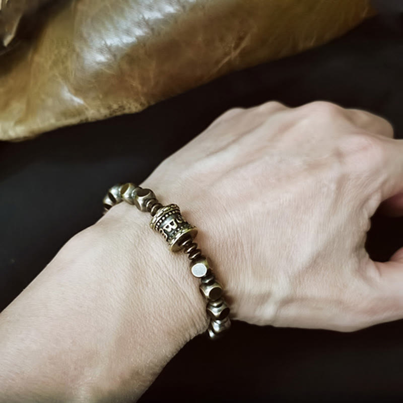 Bracelet amulette tibétain en cuivre et laiton sculpté avec Buddha Stones Om Mani Padme Hum