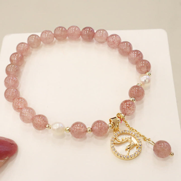 Bracelet de guérison à breloques en forme de queue de poisson avec Buddha Stones de quartz fraise et visage souriant d'élan