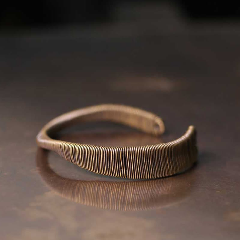 Bracelet manchette réglable en cuivre enroulé avec Buddha Stones au design simple pour la chance et la richesse