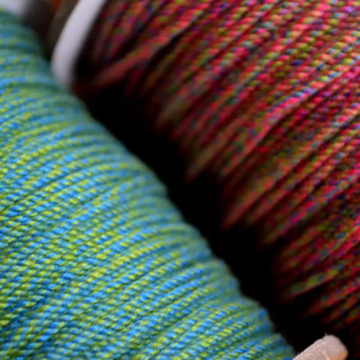 Bracelet tibétain en Buddha Stones fait à la main avec roue de prière Om Mani Padme Hum et cordon de protection