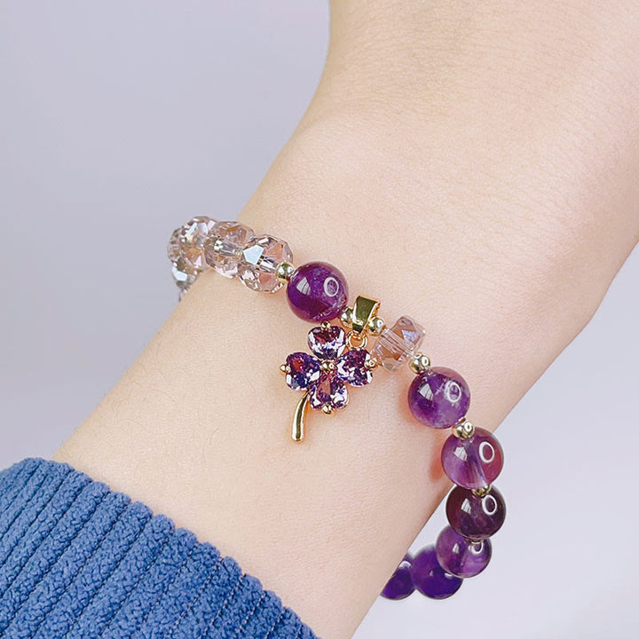 Bracelet à breloques de guérison en cristal d'améthyste et trèfle à quatre feuilles de Buddha Stones