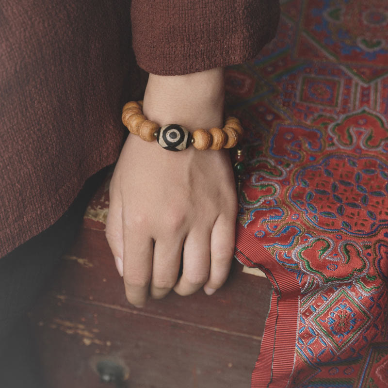 Bracelet Mala en perles de graines de Bodhi Dzi en pierres de Buddha Stones tibétaines avec breloque de paix