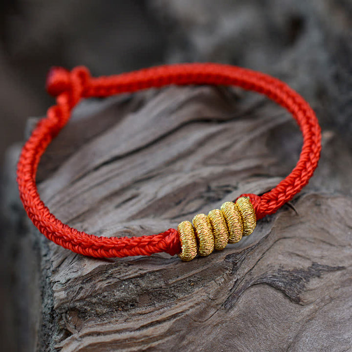 Bracelet tressé fait main avec un design simple et des nœuds chinois pour la force et la chance