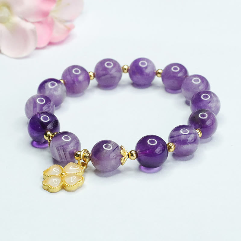 Bracelet à breloques en cristal d'améthyste naturelle Buddha Stones pour la paix intérieure et le trèfle à quatre feuilles
