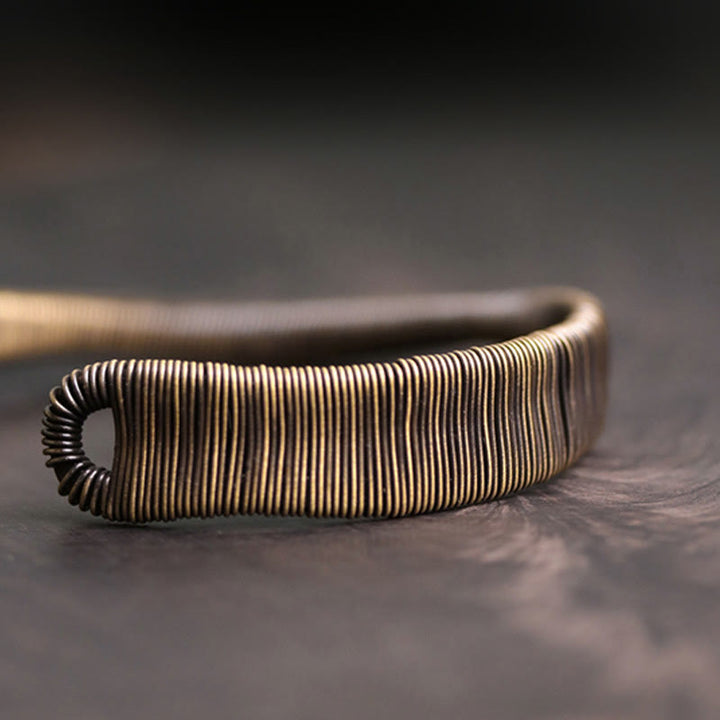 Bracelet manchette réglable en cuivre enroulé avec Buddha Stones au design simple pour la chance et la richesse