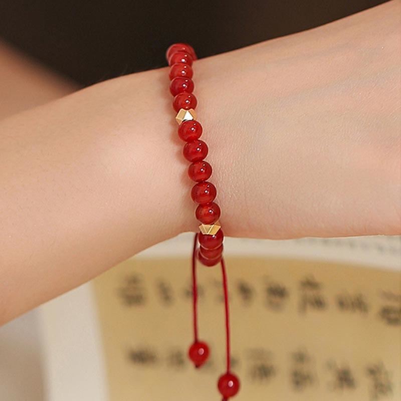 Bracelet de confiance en forme d'étoile à quatre feuilles en agate rouge naturelle avec nœud sans fin