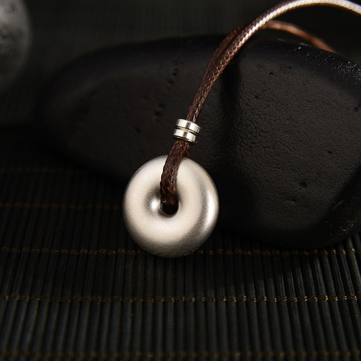 Collier avec pendentif rond en argent sterling 999 et Buddha Stones