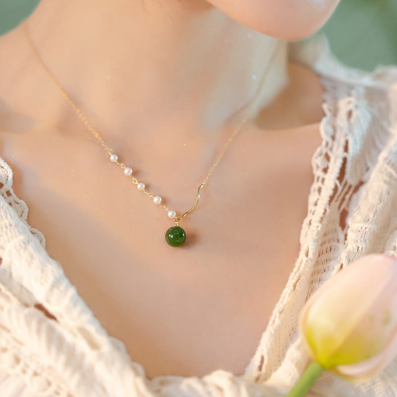 Collier avec pendentif porte-bonheur en perles de jade Hetian naturelles de Bouddha Stones