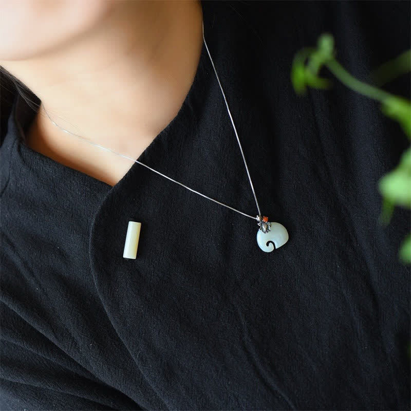 Collier pendentif protection lotus éléphant en jade blanc - image 3