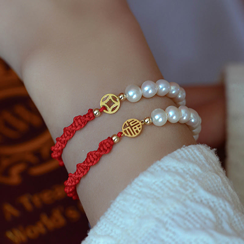 Bracelet tressé en fil rouge avec perles de protection et de chance plaquées or 14 carats