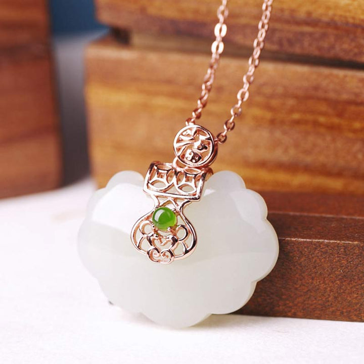 Collier avec pendentif en argent sterling 925 et jade blanc