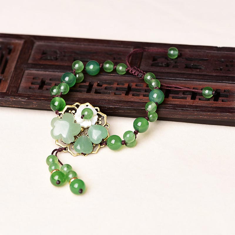 Bracelet porte-bonheur en jade vert naturel Buddha Stones et fleur pendante