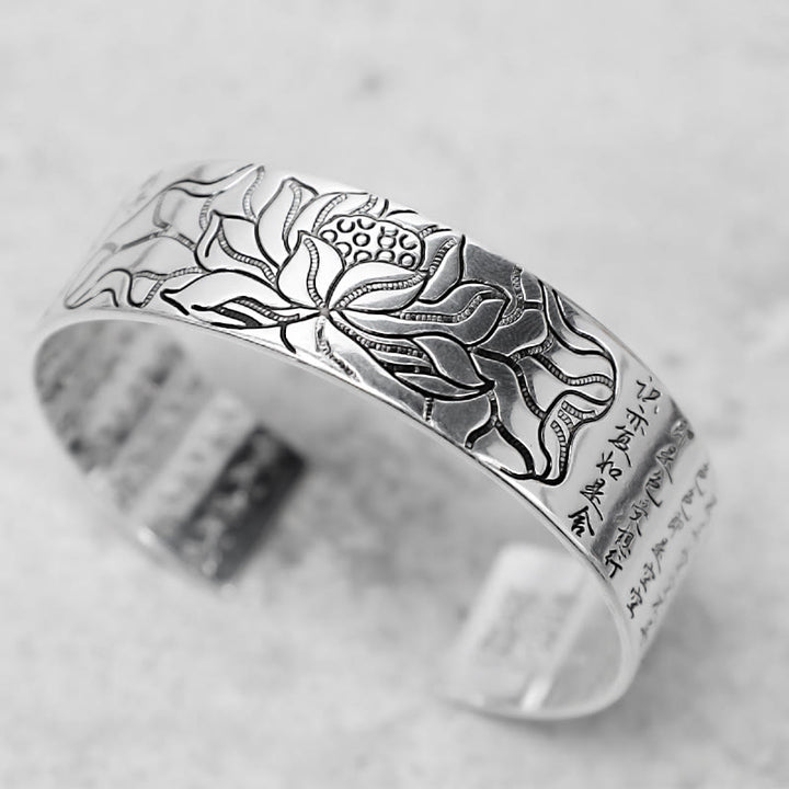 Bracelet porte-bonheur tibétain en cuivre blanc Buddha Stones et lotus