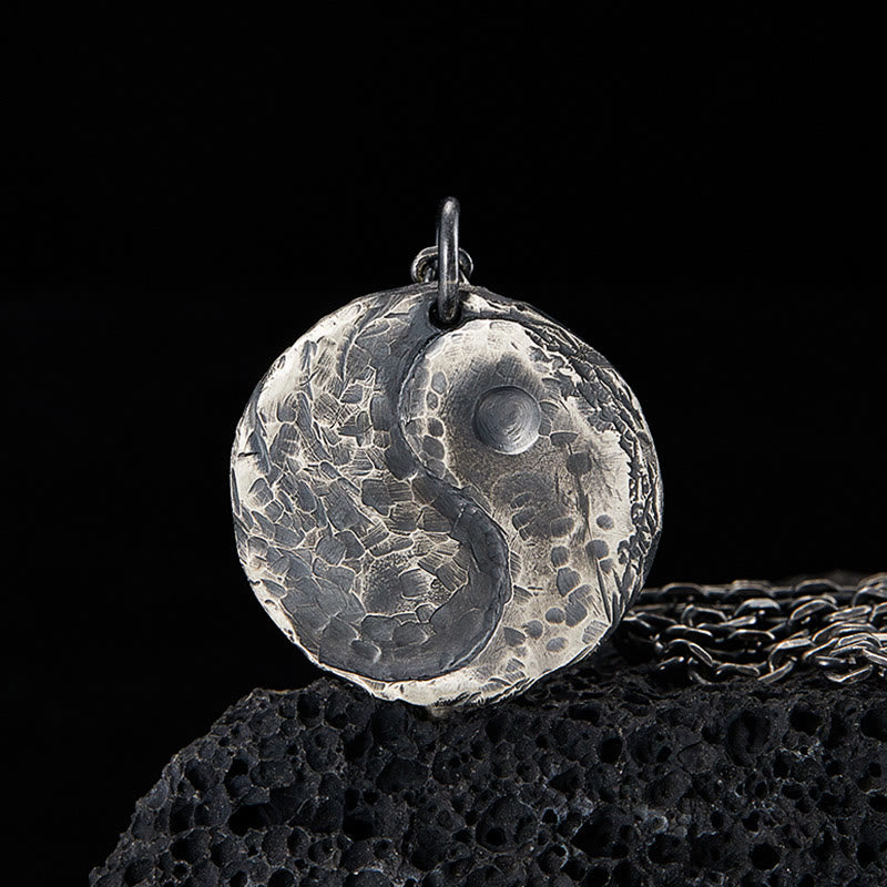 Collier pendentif en argent sterling 990 avec Buddha Stones et texture marteau Yin Yang - Argent sterling 990 - image 1
