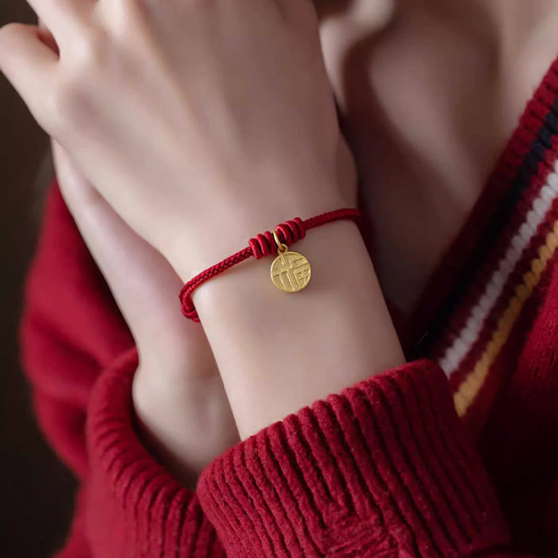 Bracelet en corde rouge fait à la main avec huit Buddha Stones et breloque en forme de nœud de paix et de caractère Fu